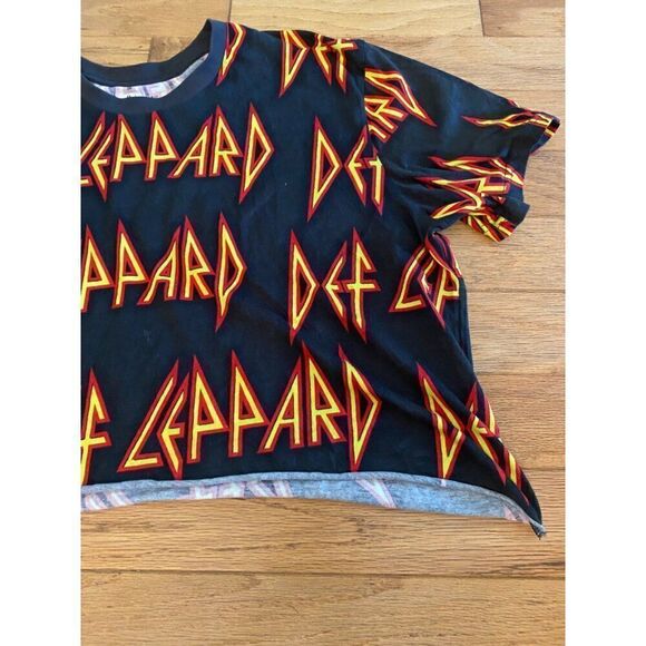 Def Leppard Women's Cropped cotton T-Shirt With Bold Graphic Print size XL - Picture 5 of 9